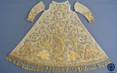 Restauración del vestido bordado de la Virgen de los Milagros de El Puerto de Santa María