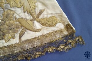 Restauración del vestido bordado Virgen de los Milagros