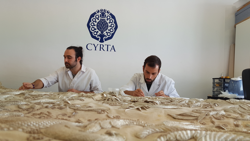 MANTO PROCESIONAL MARÍA SANTÍSIMA DE LA PAZ Y ESPERANZA. Hermandad de la Paz y Esperanza. Córdoba