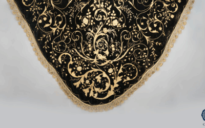 CYRTA realiza los trabajos de limpieza del manto de la Virgen de la Caridad del Baratillo